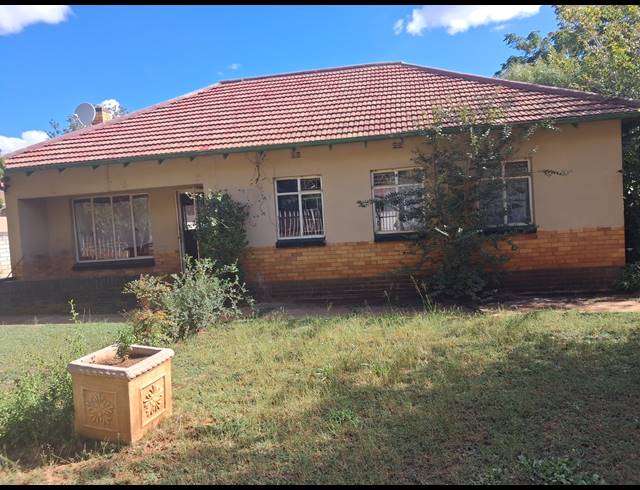 3 BEDROOM FREESTANDING FOR SALE IN STILFONTEIN EXT 3